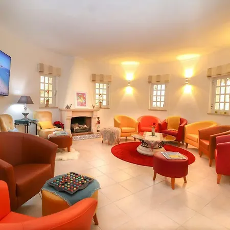 Villa Corniche, Privee, 4 Suites, Vue Mer, Piscine Au Sel, Chauffee Et Couverte